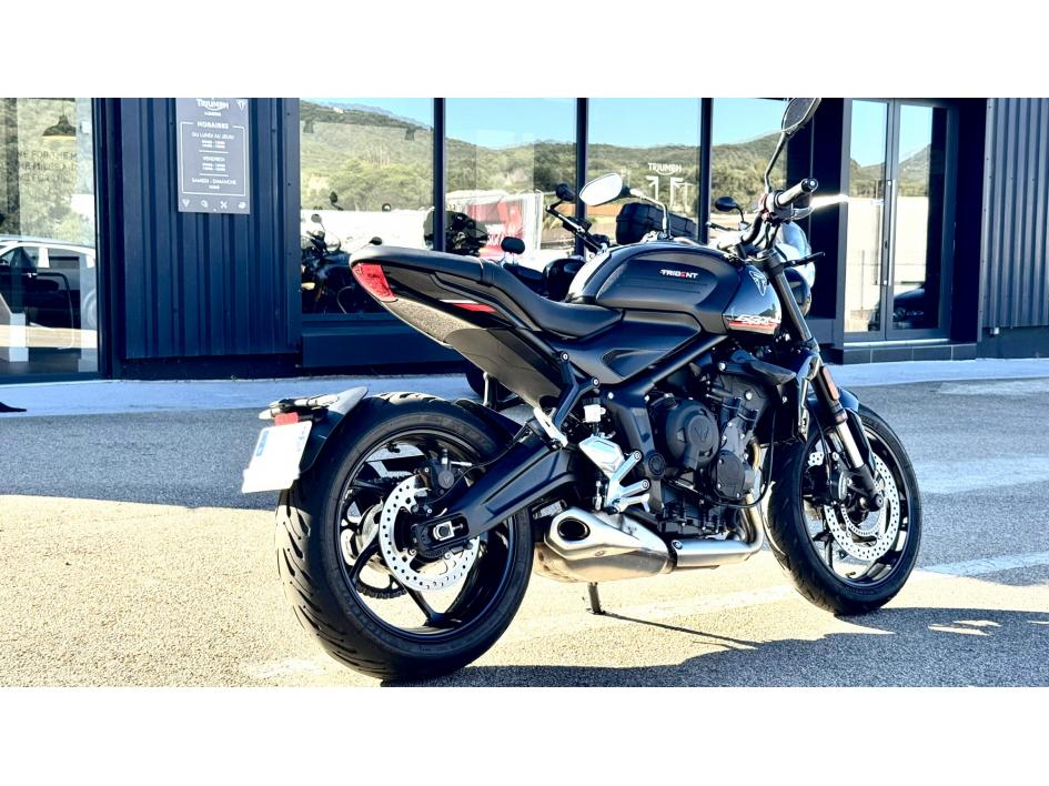TRIUMPH TRIDENT 660 2025
