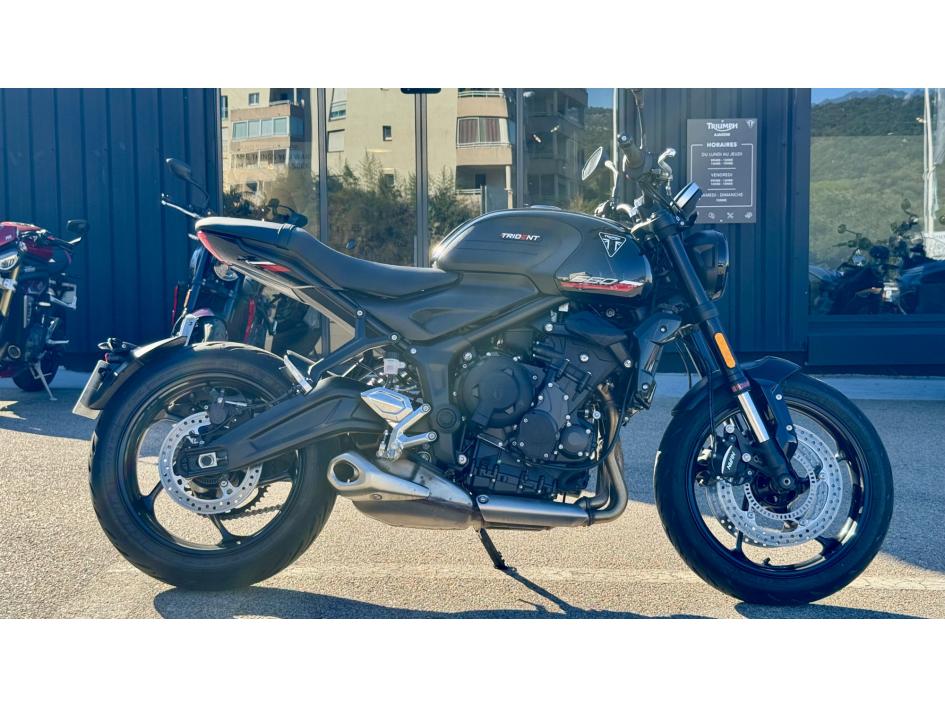 TRIUMPH TRIDENT 660 2025