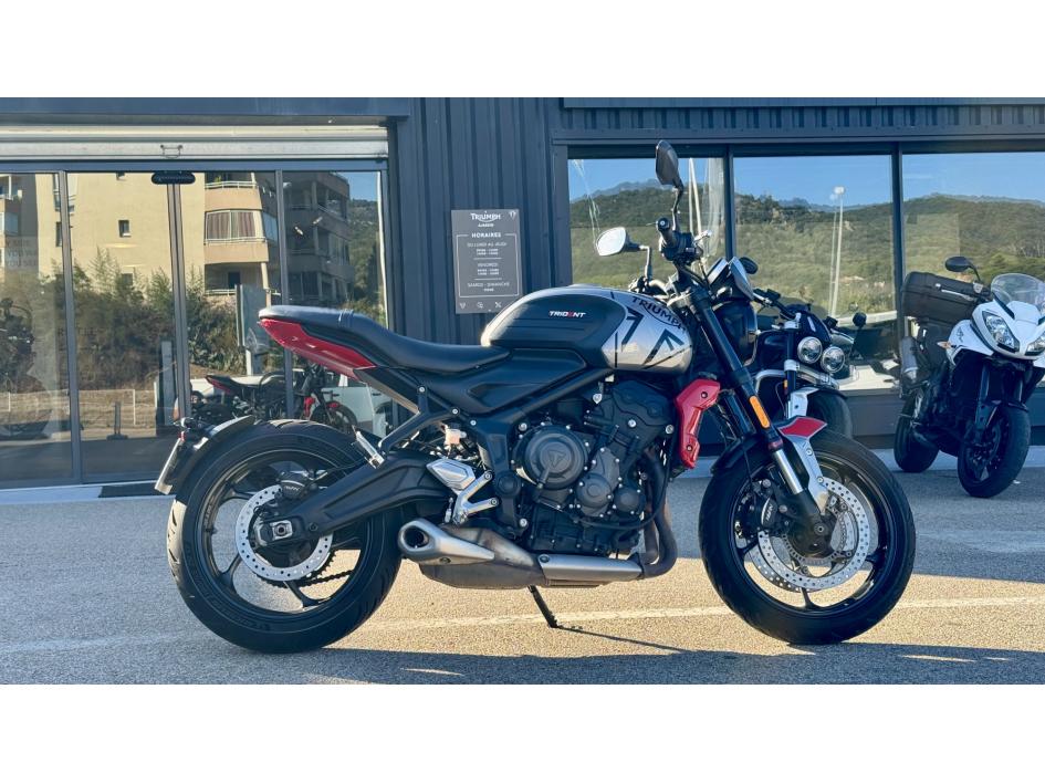 TRIUMPH TRIDENT 660 FULL 2024